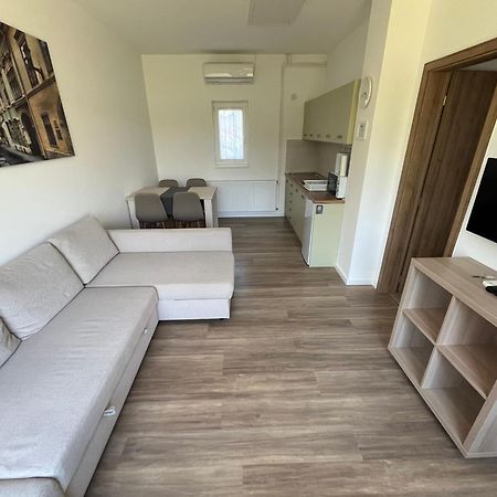 Petita Garden Apartman Сиофок Екстериор снимка