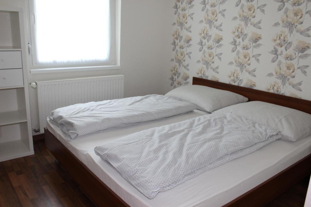 Petita Garden Apartman Сиофок Екстериор снимка