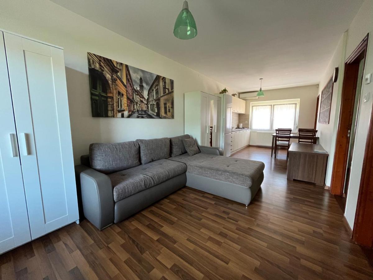 Petita Garden Apartman Сиофок Екстериор снимка