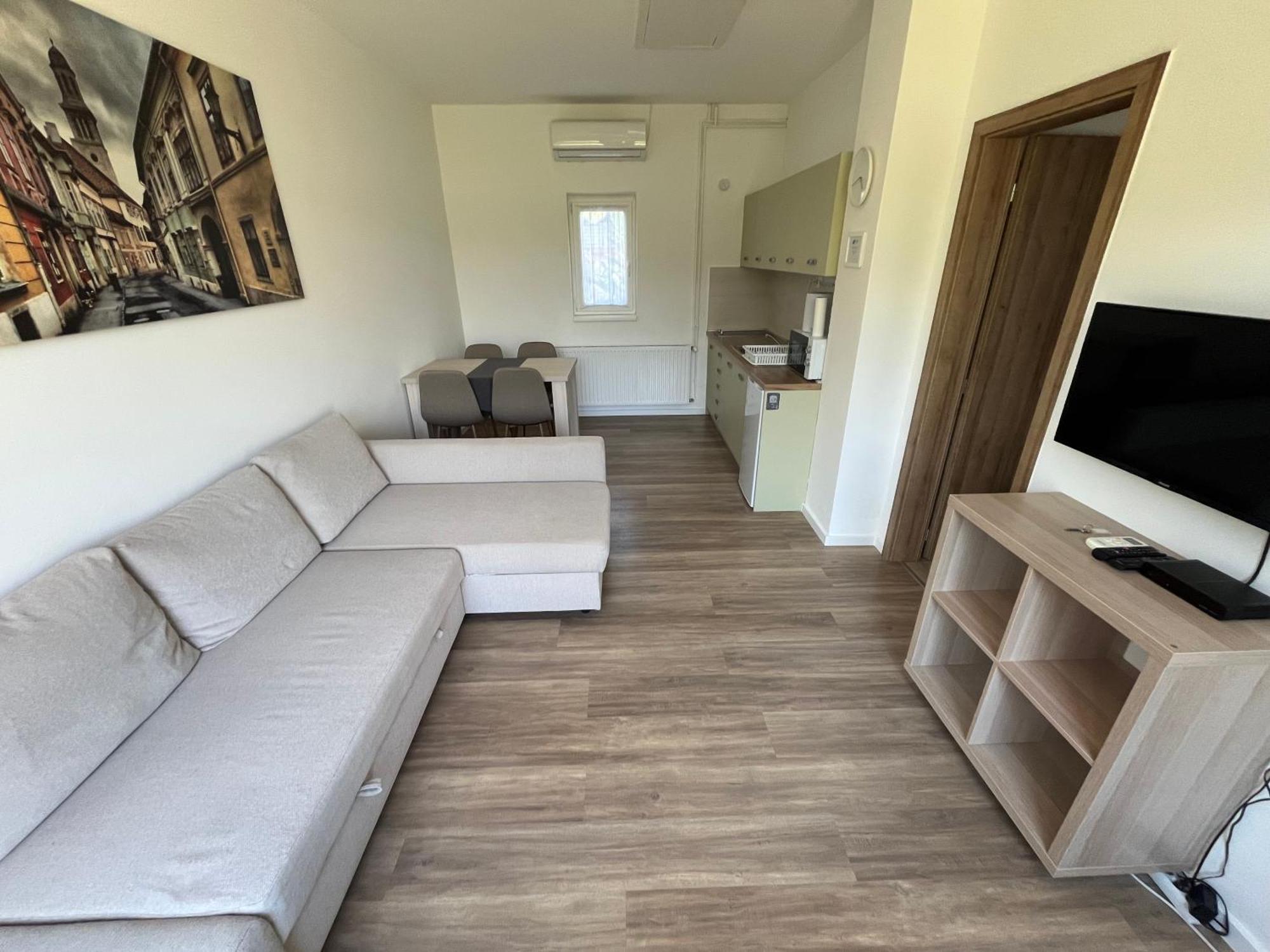 Petita Garden Apartman Сиофок Екстериор снимка