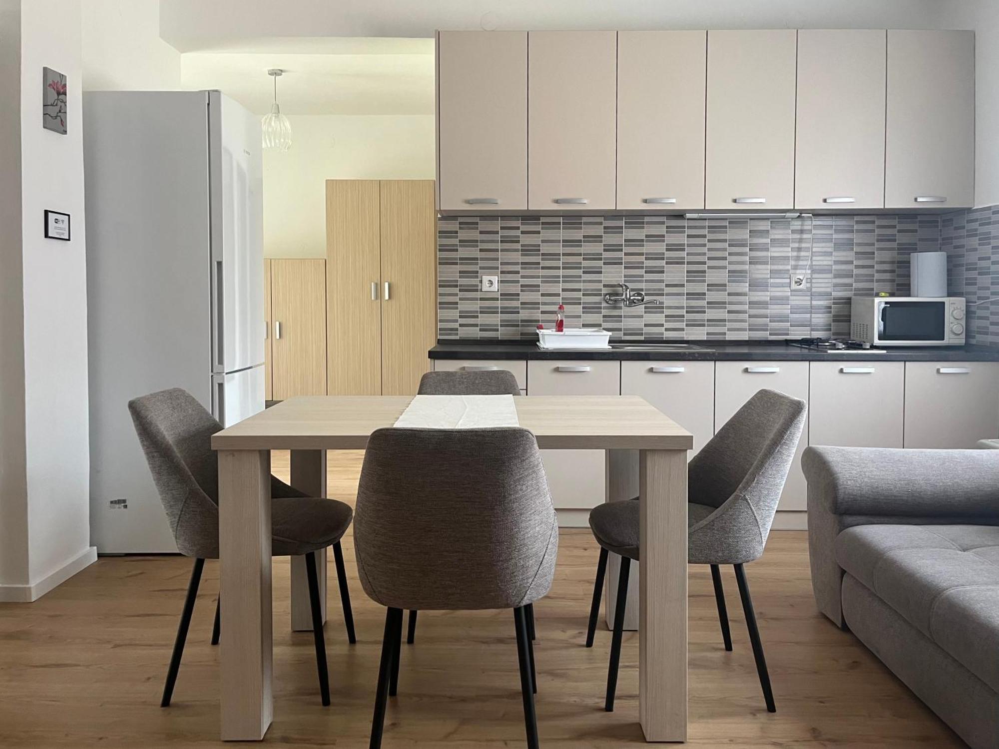 Petita Garden Apartman Сиофок Екстериор снимка